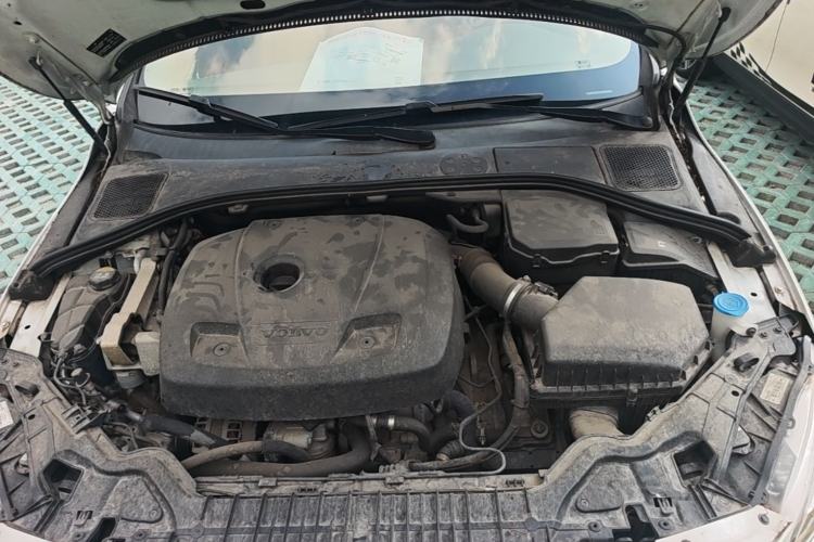 Used Volvo S60 2016 S60L T4 Zhiyuan Edition Engine Bay