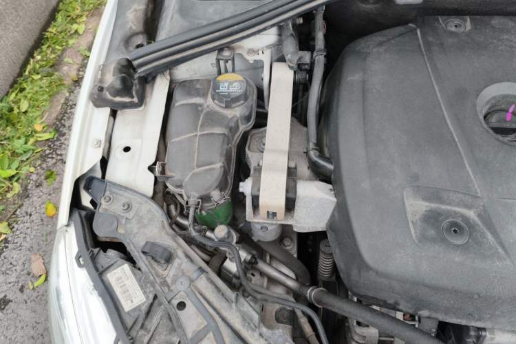 Used Volvo S60 2016 S60L T4 Zhiyuan Edition Engine Bay Right