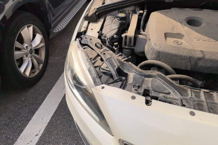 Used Volvo S60 2016 S60L T4 Zhiyuan Edition Engine Bay Right