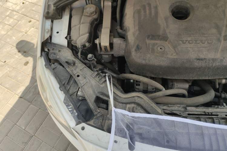 Used Volvo S60 2016 S60L T4 Zhiyuan Edition Engine Bay Right