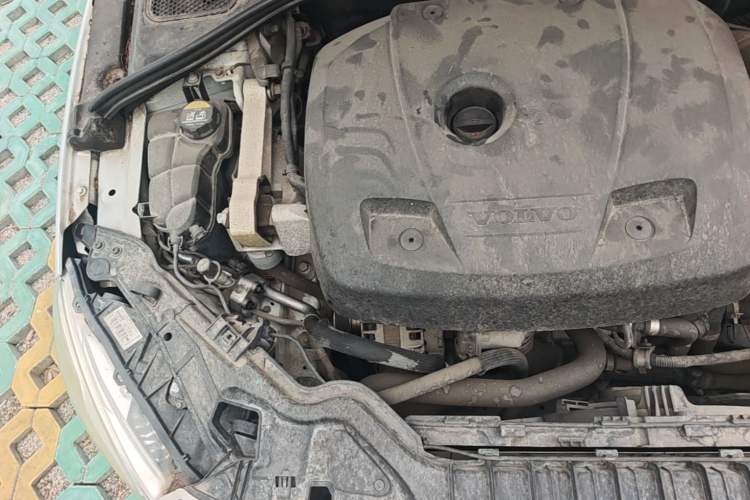Used Volvo S60 2016 S60L T4 Zhiyuan Edition Engine Bay Right