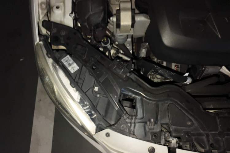 Used Volvo S60 2016 S60L T4 Zhiyuan Edition Engine Bay Right