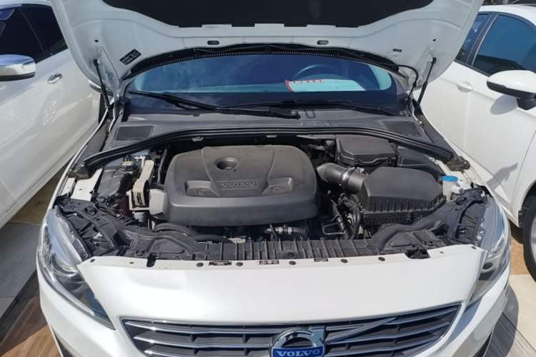 Used Volvo S60 2016 S60L T4 Zhiyuan Edition Engine Bay