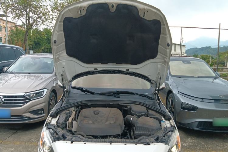 Used Volvo S60 2016 S60L T5 Intelligent Drive Edition Engine Bay