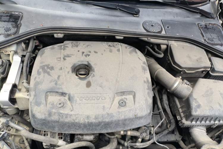 Used Volvo S60 2016 S60L T4 Zhiyuan Edition Engine Bay