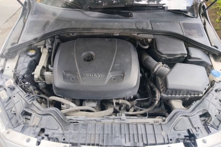 Used Volvo S60 2016 S60L T4 Zhiyuan Edition Engine Bay