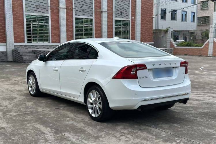 Used Volvo S60 2016 S60L T4 Zhiyuan Edition Exterior 2