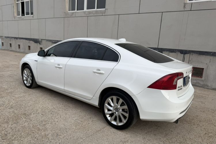 Used Volvo S60 2016 S60L T4 Zhiyuan Edition Exterior 2