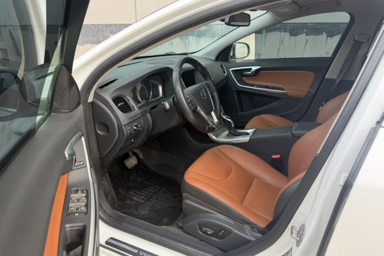 Used Volvo S60 2016 S60L T4 Zhiyuan Edition Exterior 8
