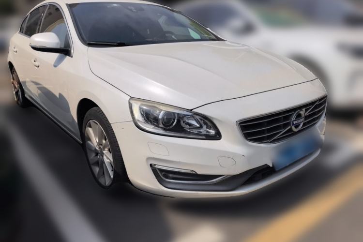Used Volvo S60 2016 S60L T4 Zhiyuan Edition Front Right 45 Deg