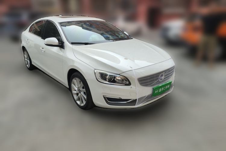 Used Volvo S60 2016 S60L T4 Zhiyuan Edition Front Right 45 Deg