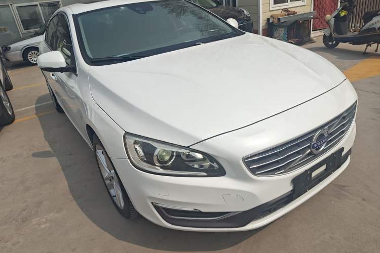 Used Volvo S60 2016 S60L T5 Intelligent Drive Edition Front Right 45 Deg