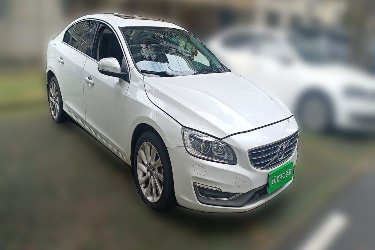 Used Volvo S60 2016 S60L T4 Zhiyuan Edition Front Right 45 Deg