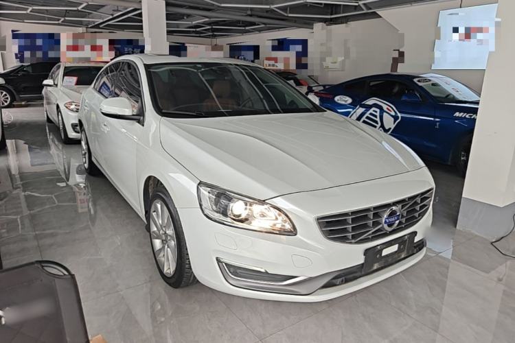 Used Volvo S60 2016 S60L T4 Zhiyuan Edition Front Right 45 Deg