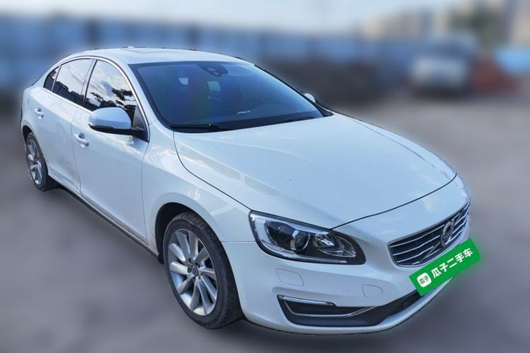 Used Volvo S60 2016 S60L T4 Zhiyuan Edition Front Right 45 Deg