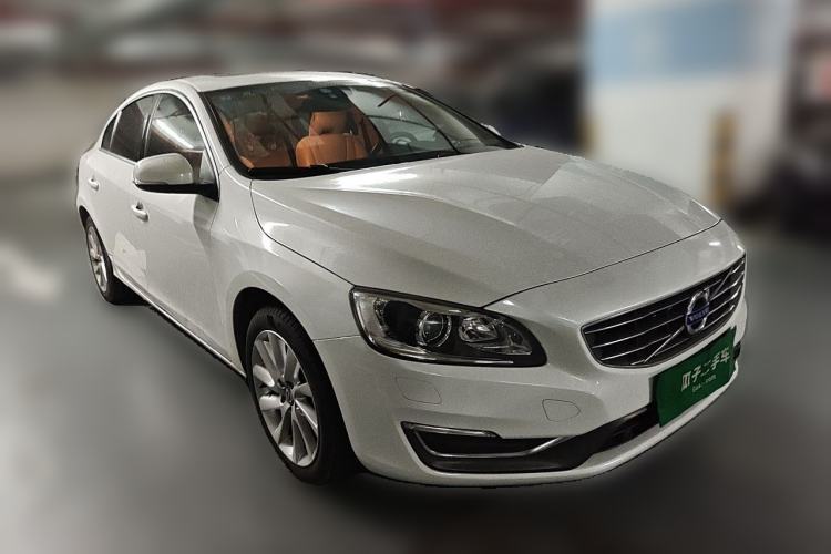 Used Volvo S60 2016 S60L T4 Zhiyuan Edition Front Right 45 Deg