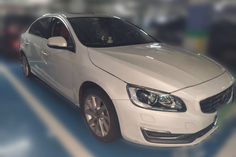 Used Volvo S60 2016 S60L T4 Zhiyuan Edition Front Right 45 Deg