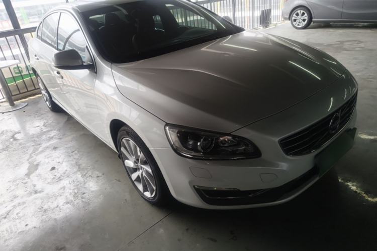 Used Volvo S60 2016 S60L T4 Zhiyuan Edition Front Right 45 Deg