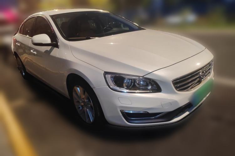 Used Volvo S60 2016 S60L T4 Zhiyuan Edition Front Right 45 Deg
