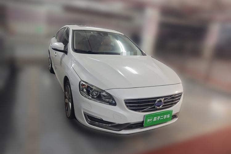 Used Volvo S60 2016 S60L T4 Zhiyuan Edition Front Right 45 Deg