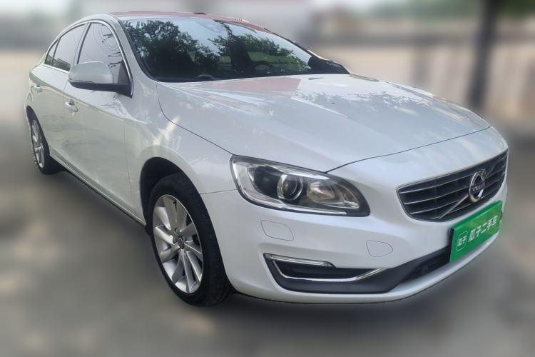 Used Volvo S60 2016 S60L T4 Zhiyuan Edition Front Right 45 Deg