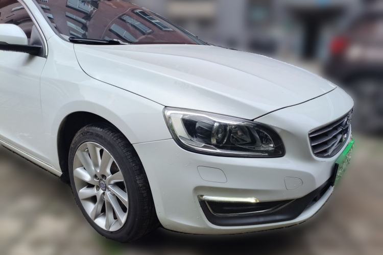 Used Volvo S60 2016 S60L T4 Zhiyuan Edition Front Right 45 Deg