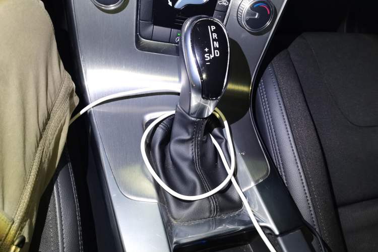 Used Volvo S60 2016 S60L T3 Smart Drive Edition Gear Lever