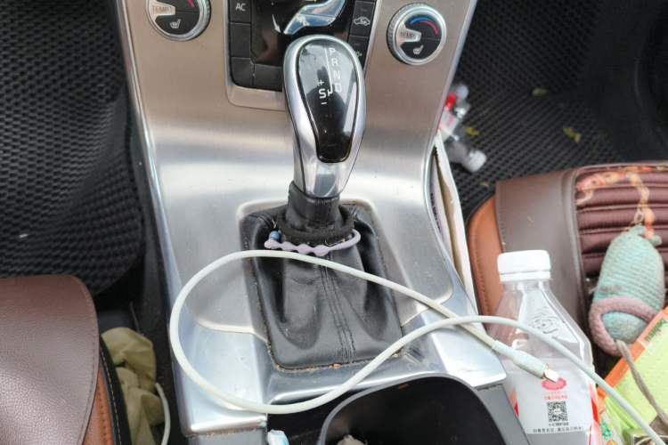 Used Volvo S60 2016 S60L T4 Zhiyuan Edition Gear Lever