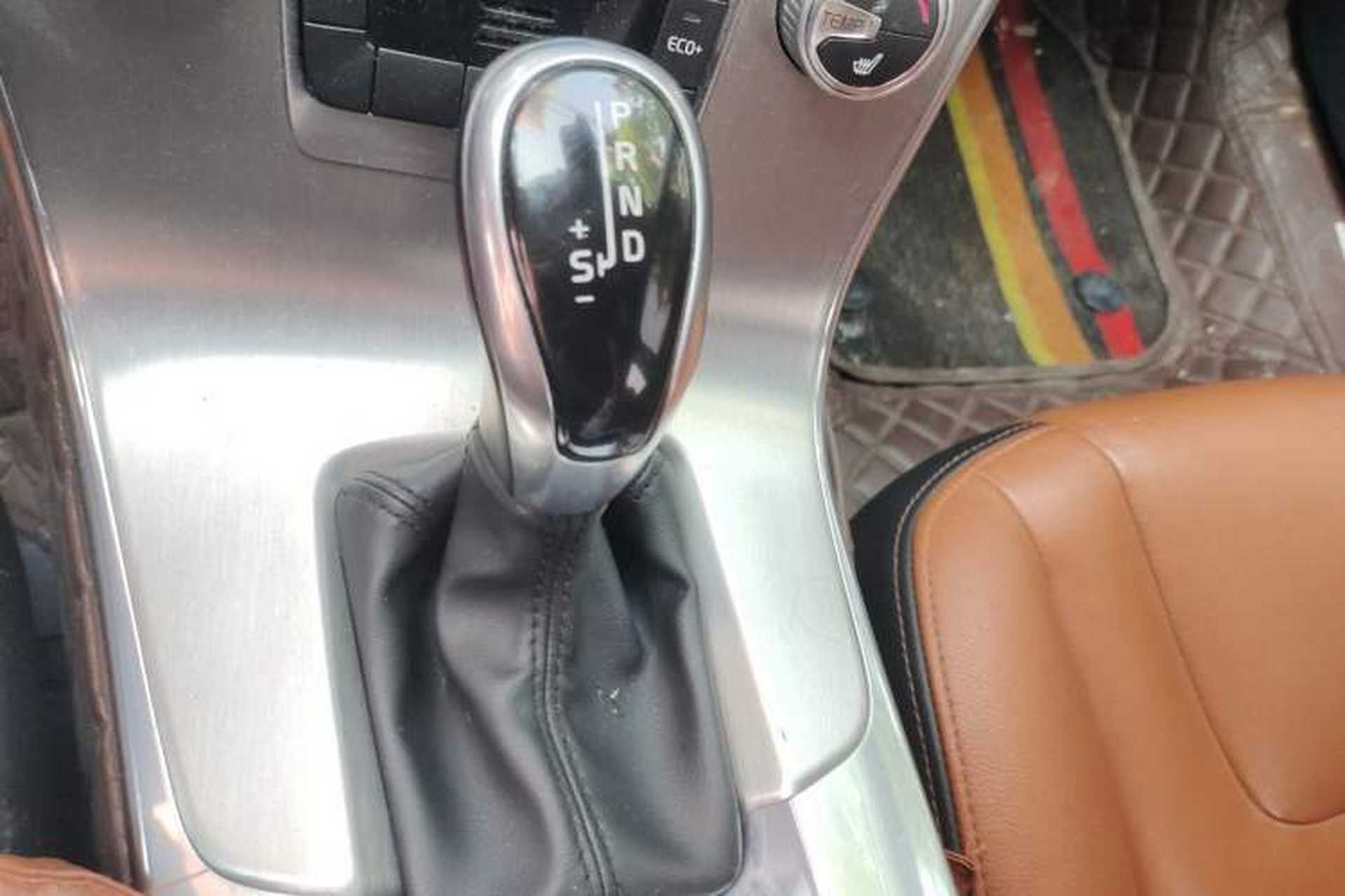 Used Volvo S60 2016 S60L T4 Zhiyuan Edition Gear Lever
