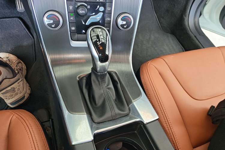 Used Volvo S60 2016 S60L T5 Intelligent Drive Edition Gear Lever