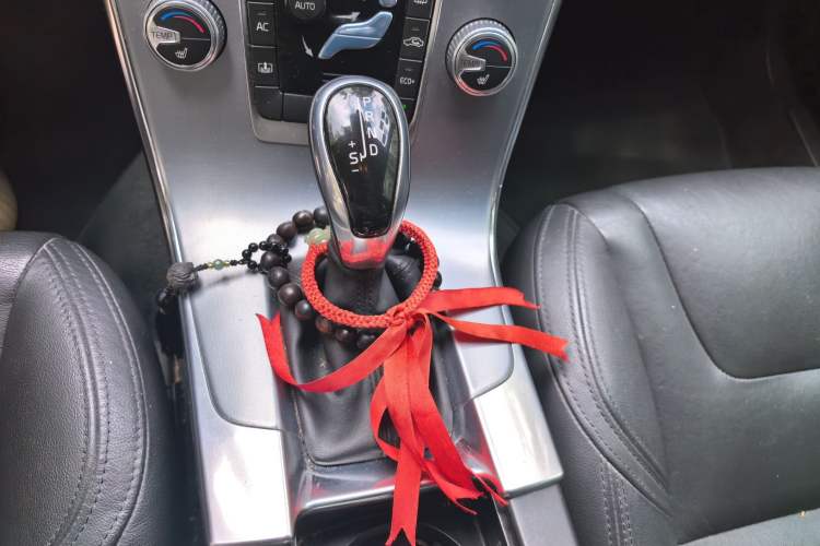 Used Volvo S60 2016 S60L T5 Intelligent Drive Edition Gear Lever
