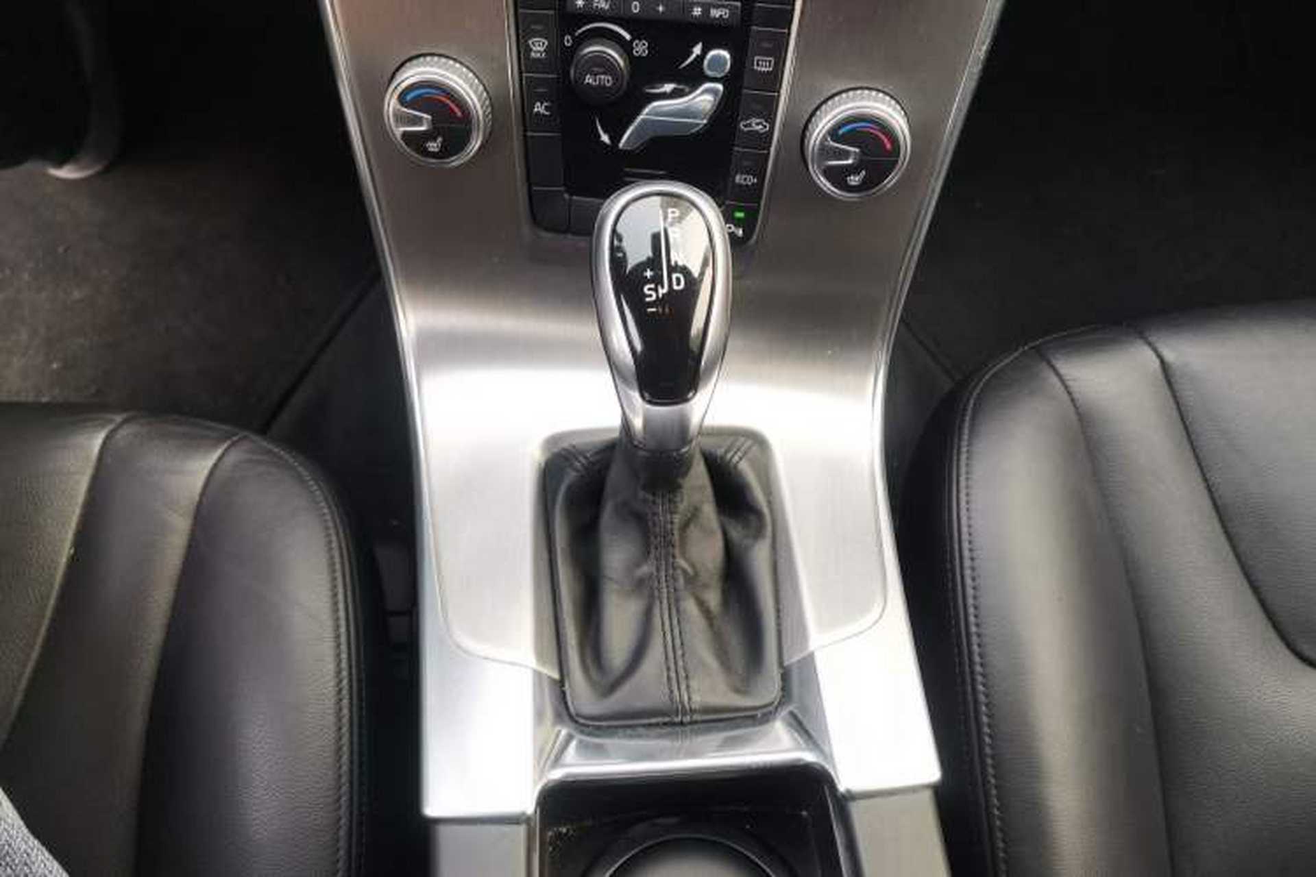 Used Volvo S60 2016 S60L T4 Zhiyuan Edition Gear Lever