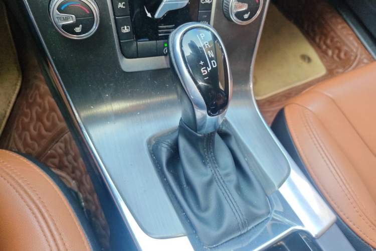 Used Volvo S60 2016 S60L T5 Intelligent Drive Edition Gear Lever