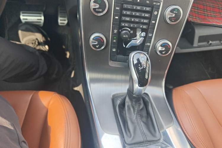 Used Volvo S60 2016 S60L T5 Intelligent Drive Edition Gear Lever