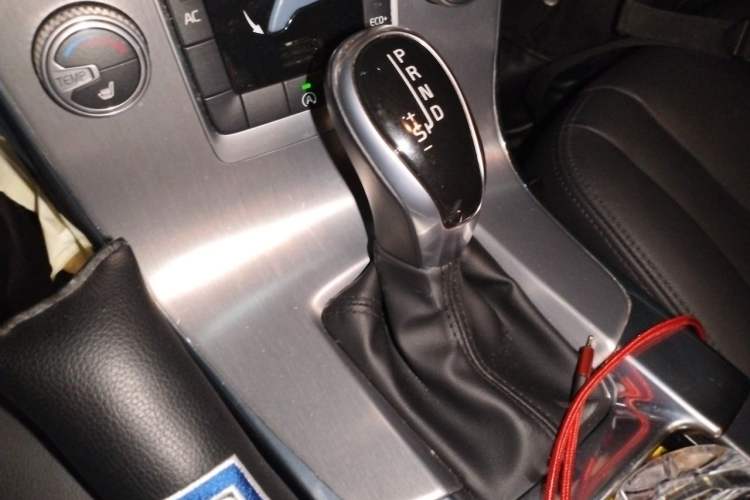 Used Volvo S60 2016 S60L T4 Zhiyuan Edition Gear Lever