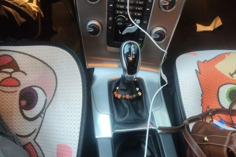 Used Volvo S60 2016 S60L T3 Smart Drive Edition Gear Lever