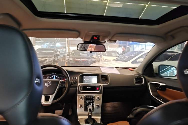 Used Volvo S60 2016 S60L T4 Zhiyuan Edition Headliner