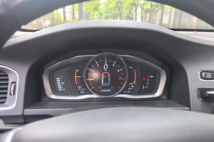 Used Volvo S60 2016 S60L T4 Zhiyuan Edition Instrument Cluster