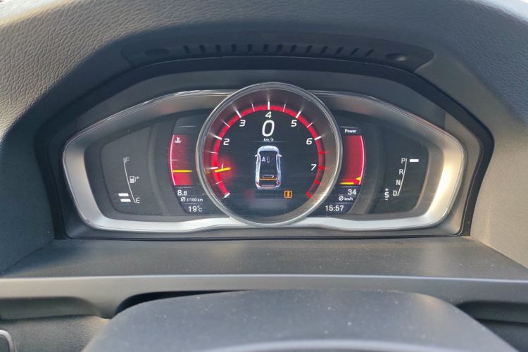 Used Volvo S60 2016 S60L T4 Zhiyuan Edition Instrument Cluster