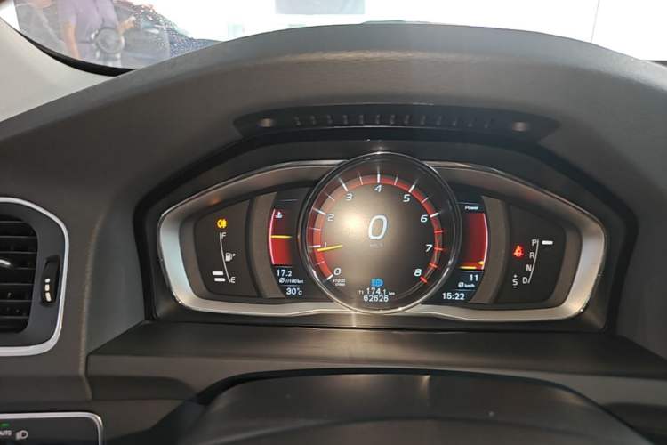 Used Volvo S60 2016 S60L T4 Zhiyuan Edition Instrument Cluster