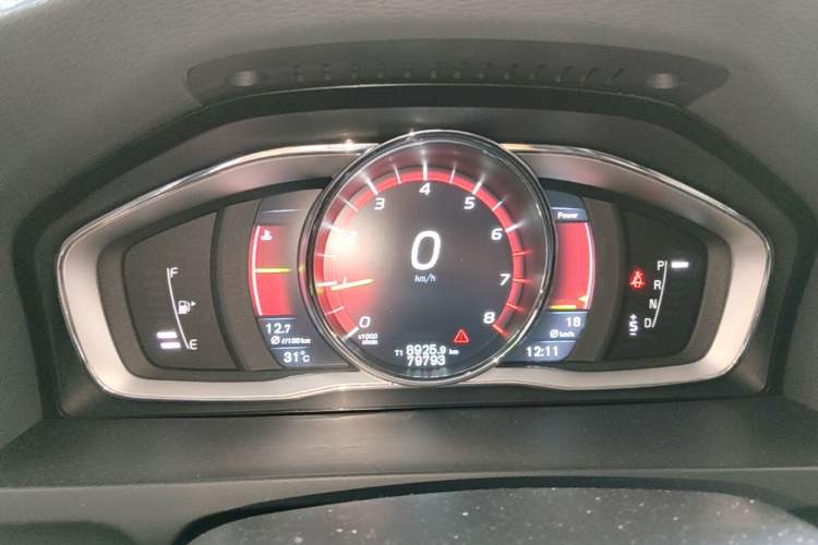 Used Volvo S60 2016 S60L T4 Zhiyuan Edition Instrument Cluster