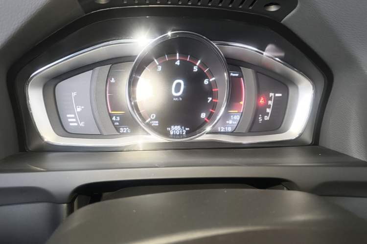 Used Volvo S60 2016 S60L T4 Zhiyuan Edition Instrument Cluster