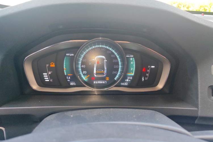 Used Volvo S60 2016 S60L T5 Intelligent Drive Edition Instrument Cluster