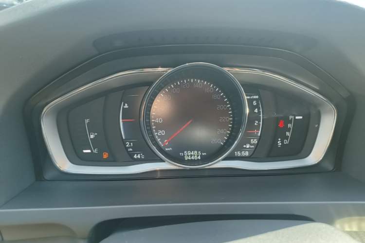 Used Volvo S60 2016 S60L T4 Zhiyuan Edition Instrument Cluster