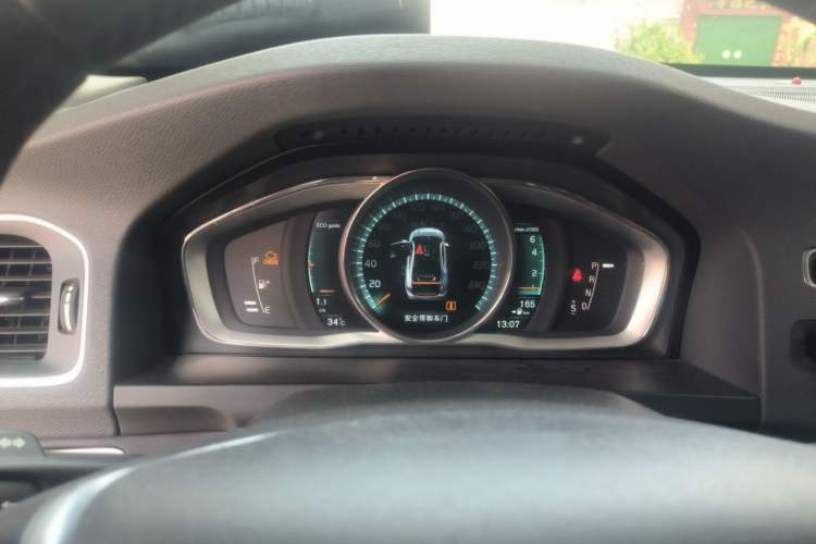 Used Volvo S60 2016 S60L T4 Zhiyuan Edition Instrument Cluster