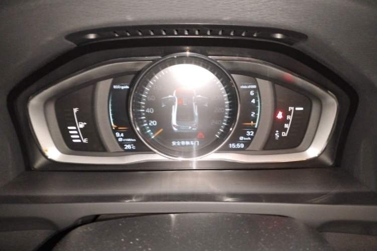 Used Volvo S60 2016 S60L T4 Zhiyuan Edition Instrument Cluster