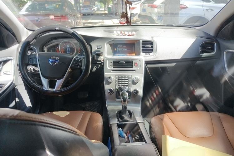 Used Volvo S60 2016 S60L T4 Zhiyuan Edition Interior 2