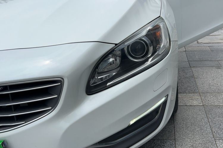Used Volvo S60 2016 S60L T4 Zhiyuan Edition Left Front Headlight