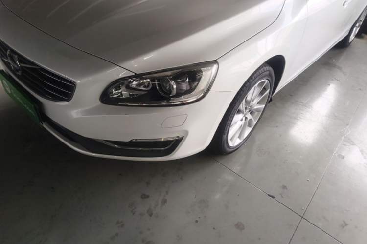 Used Volvo S60 2016 S60L T4 Zhiyuan Edition Left Front Headlight