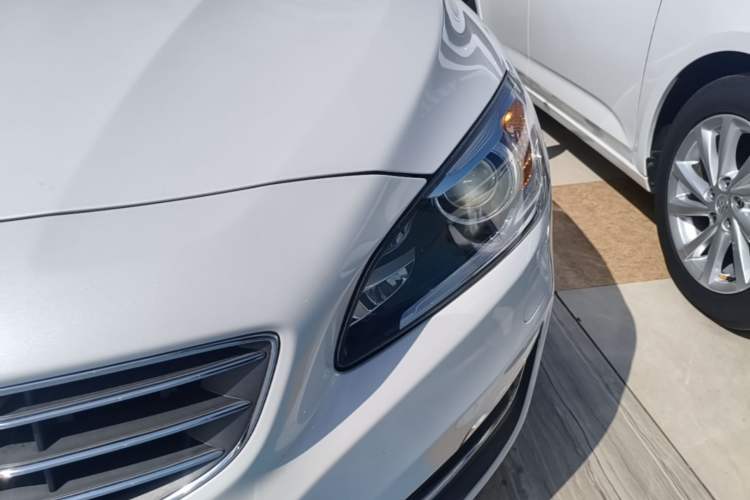 Used Volvo S60 2016 S60L T4 Zhiyuan Edition Left Front Headlight
